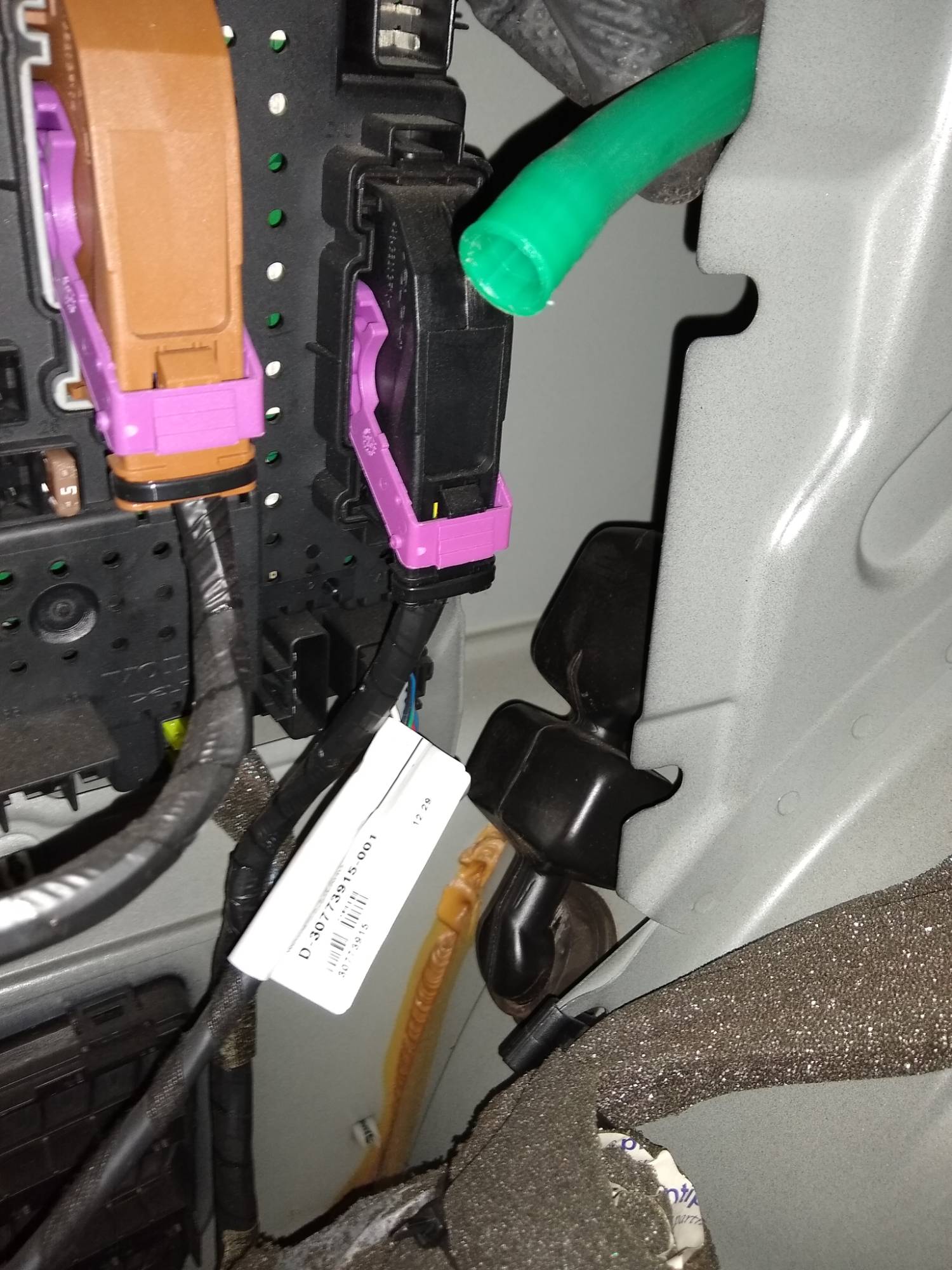 09 S60 Rear Driver's Side Sunroof Drain0.jpg