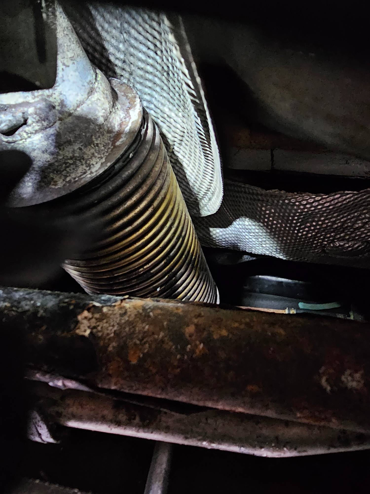 flex tube/cat pipe (completely separated, big leak)