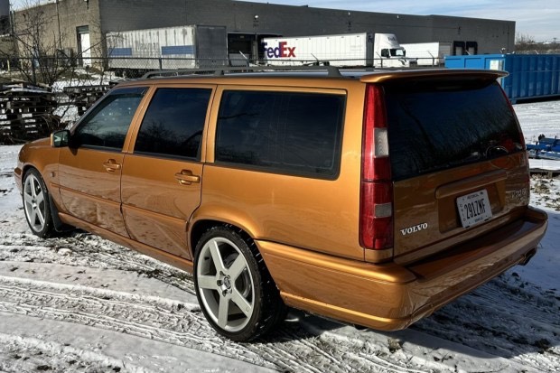 1997_volvo_v70r saffron.jpg