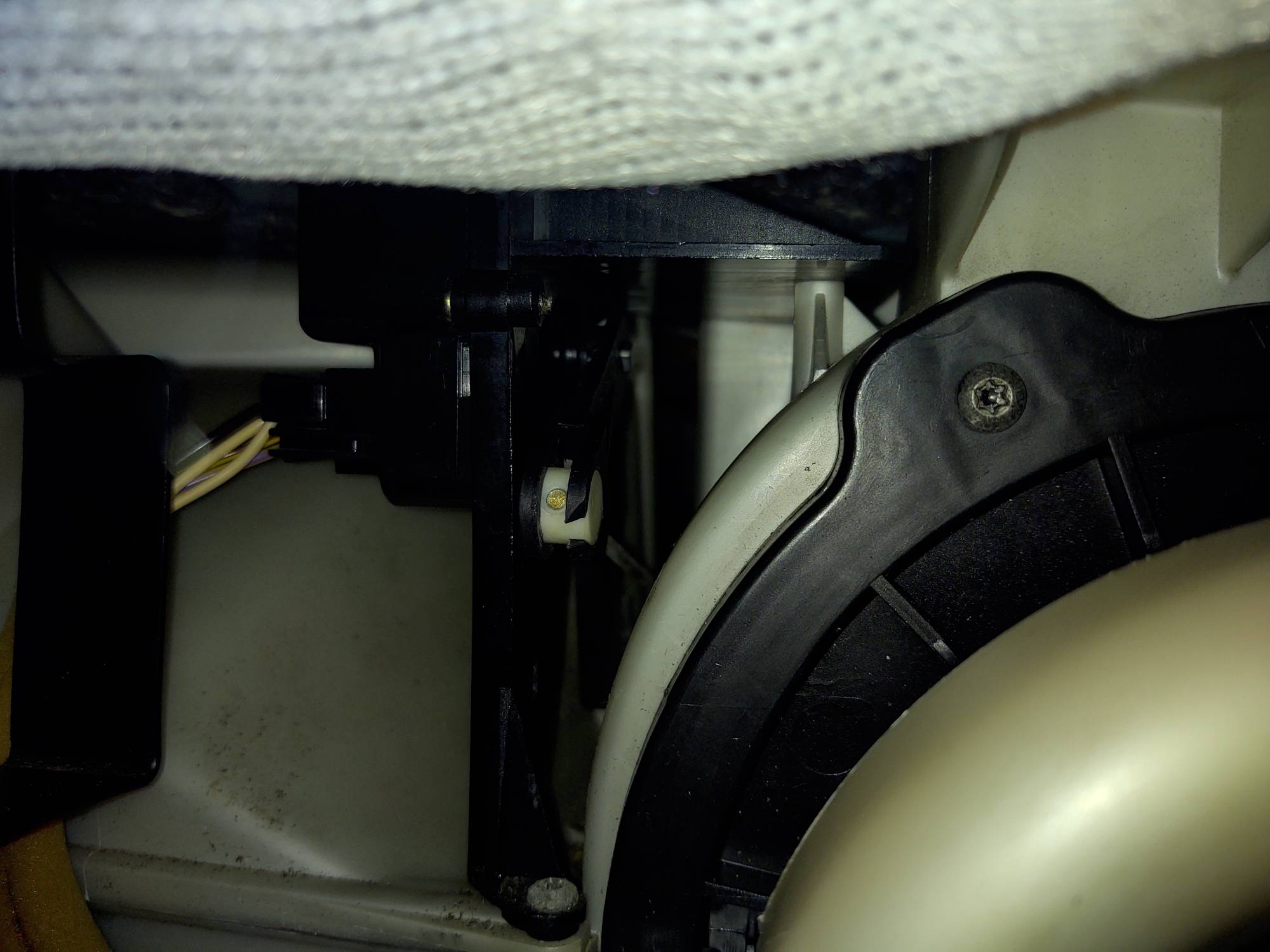 re-circulation servo.jpg