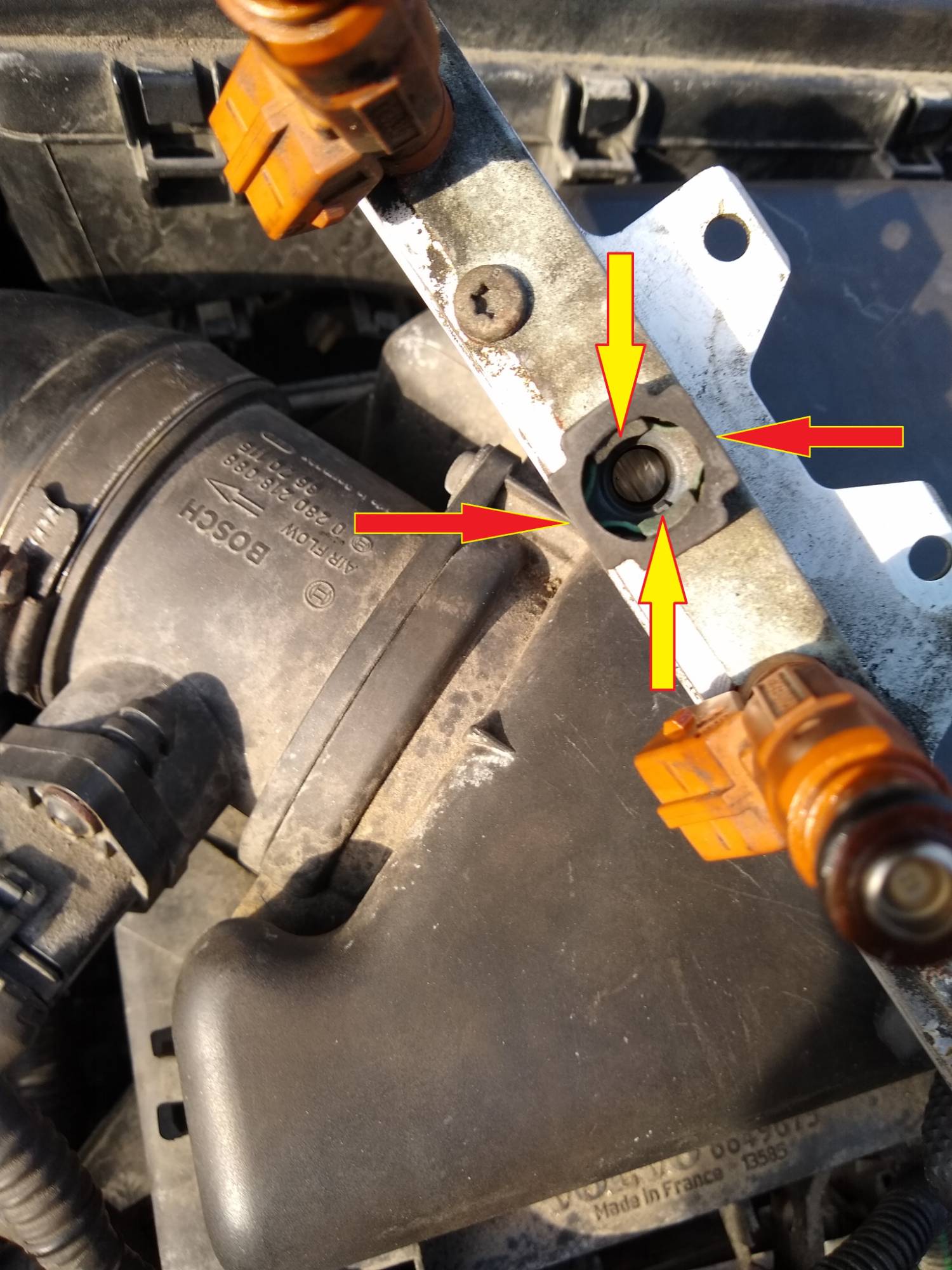 02 V70 XC Fuel Rail Connector_.jpg