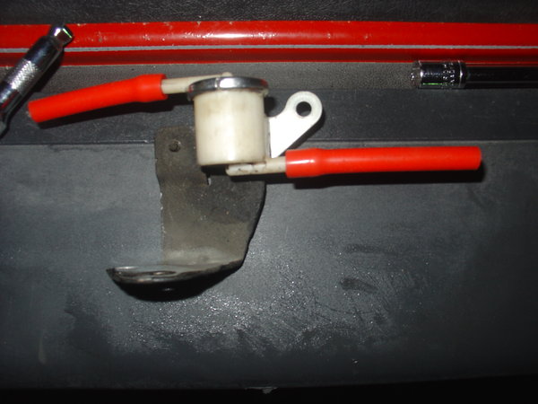 EVAP roll over valve