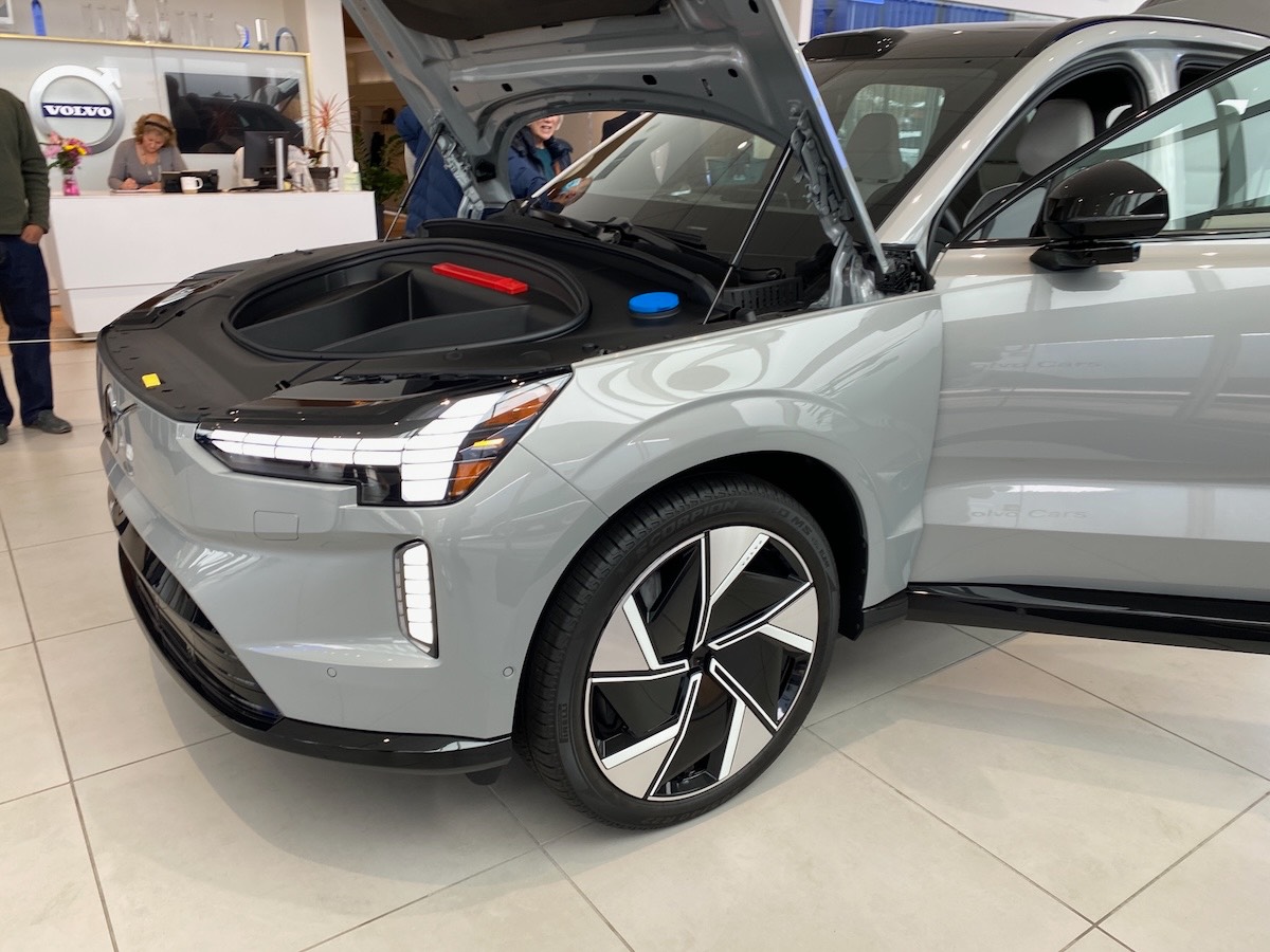 EX90 pre-production sample (1).jpeg