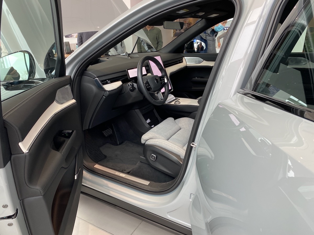 EX90 pre-production sample (3).jpeg