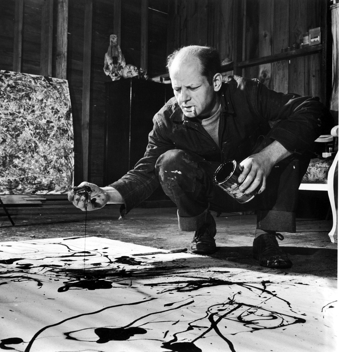 jackson-pollock-working-in-his-studio-1284531696.jpg