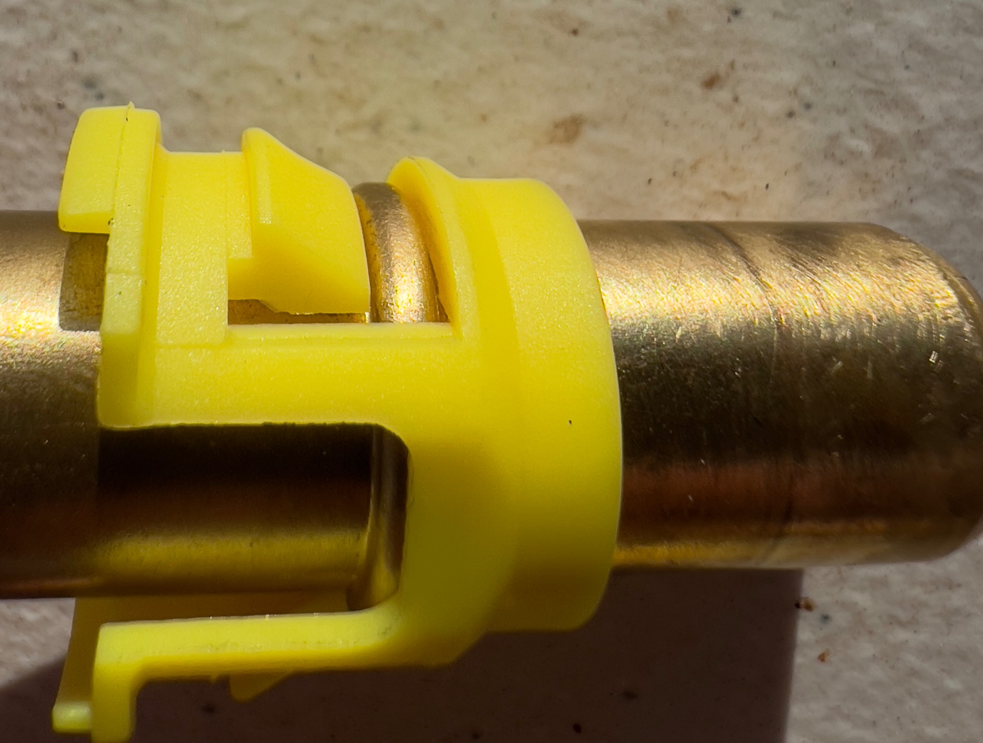 Plastic retainer detail 1