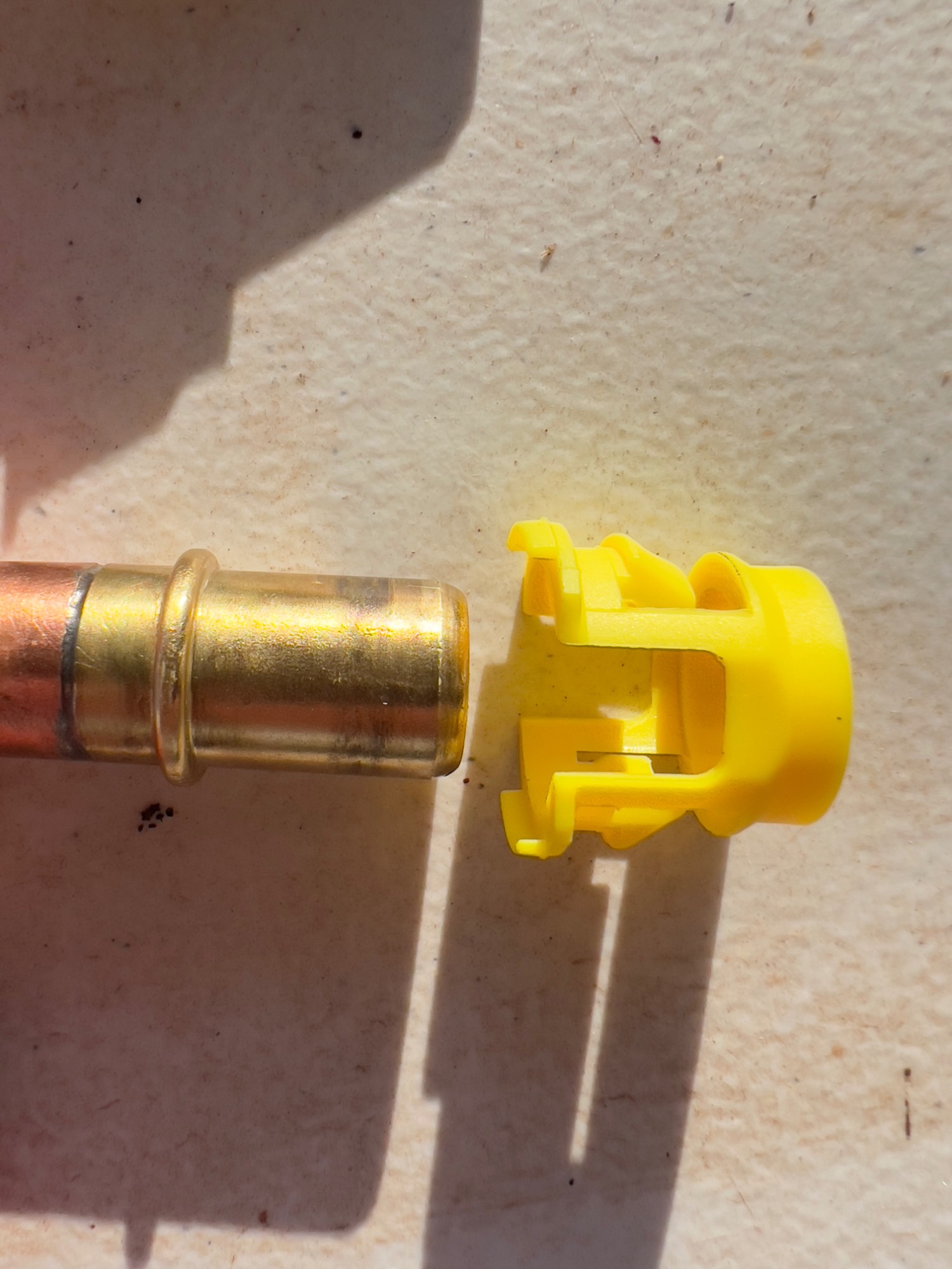 Plastic retainer detail 2