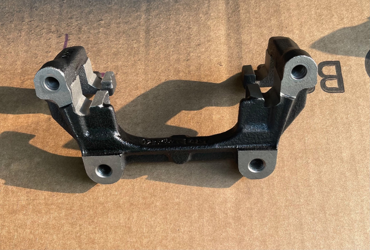 2006-2015 Mazda 5 caliper brackets for fitting the 302mm rear discs. (part#19B3108)