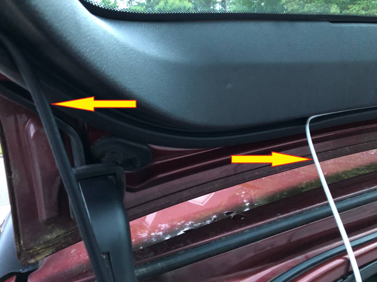 2002 V70 XC Rear Hatch Leak Fix.jpg