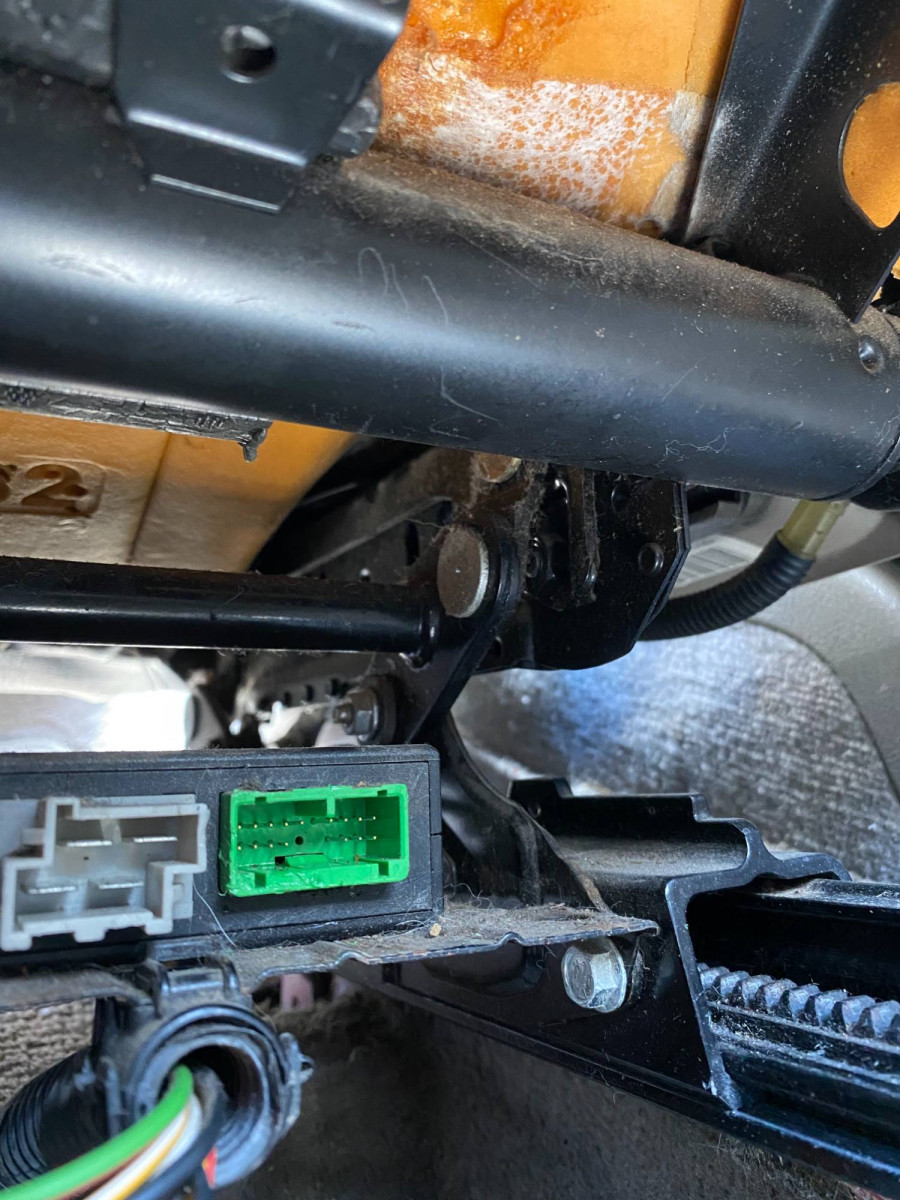 Empty Green Socket.jpg