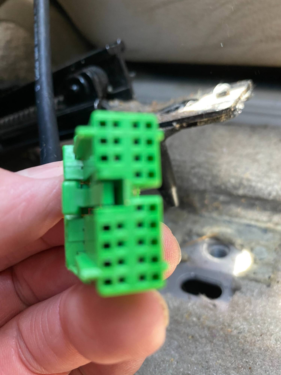 The release I pushed up with a screwdriver..jpg