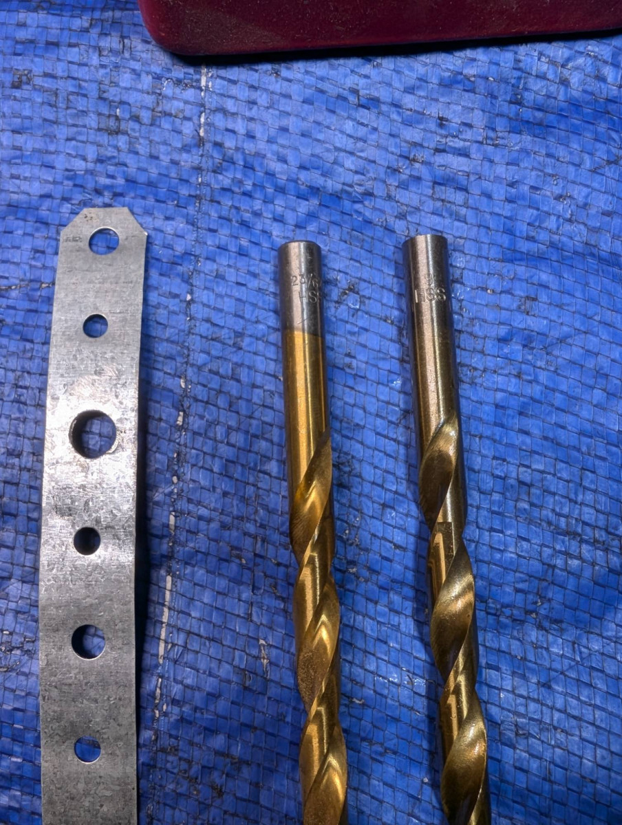 Drill bit for bolt hole