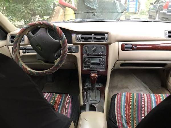 2000 V70woodgrain.jpg