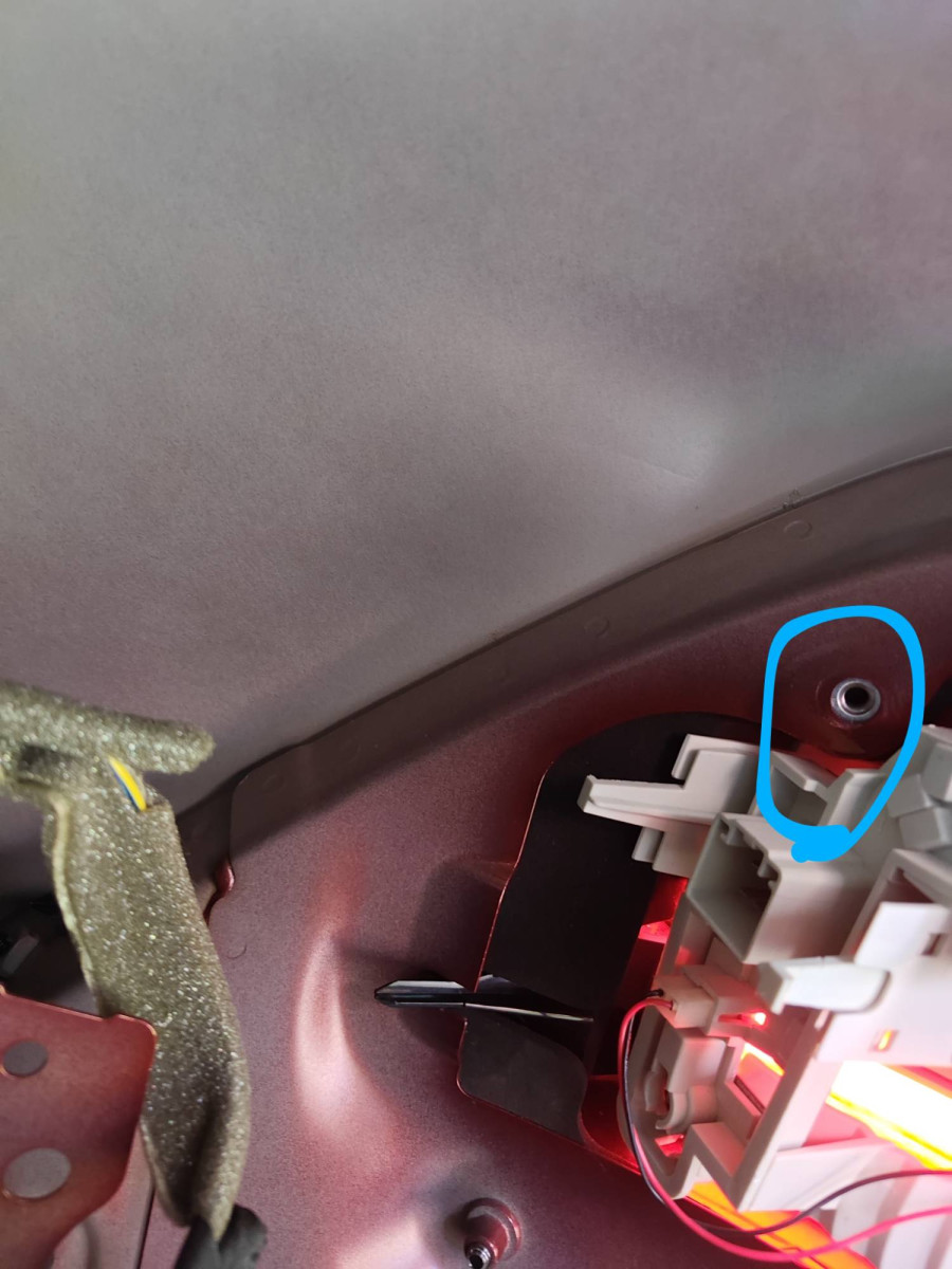 Tail light bolt 2