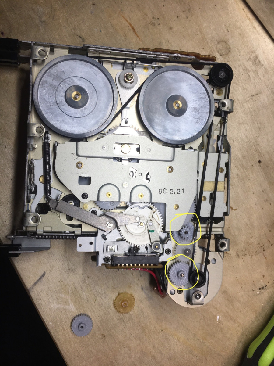 3d gears circled in yellow