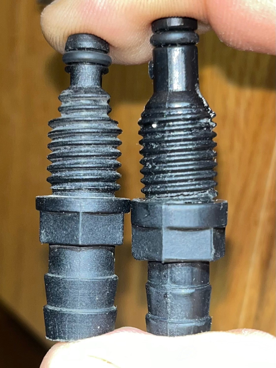 Left plug: From OE Volvo Rad<br />Right plug: From Aftermarket Rad