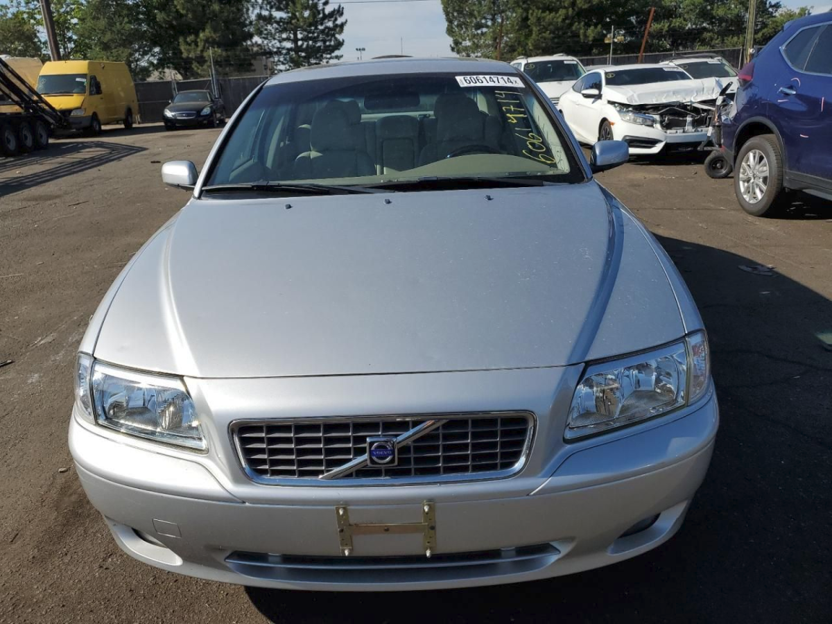 2006 S80 2.5T 1.png