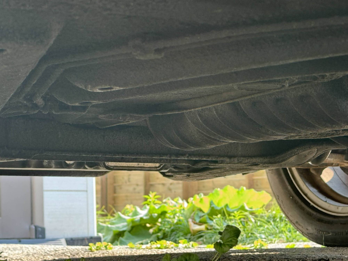 passenger front wheel area.jpg