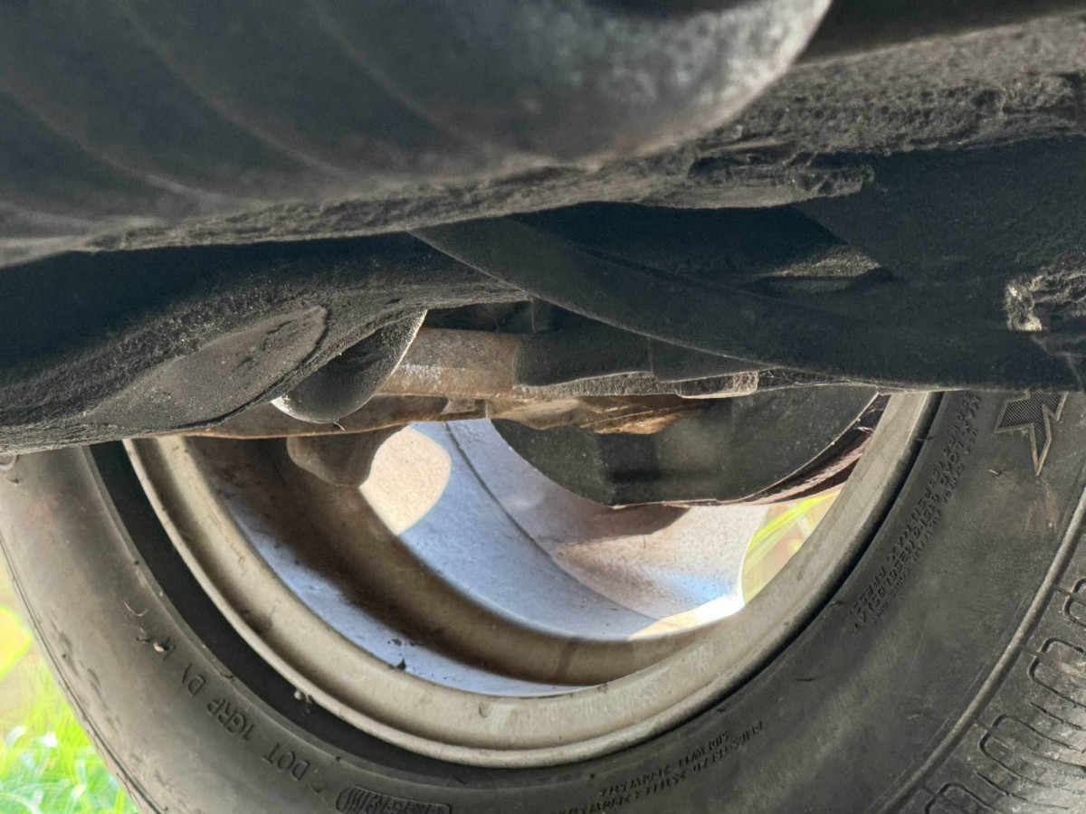 rear driver side wheel inside.jpg