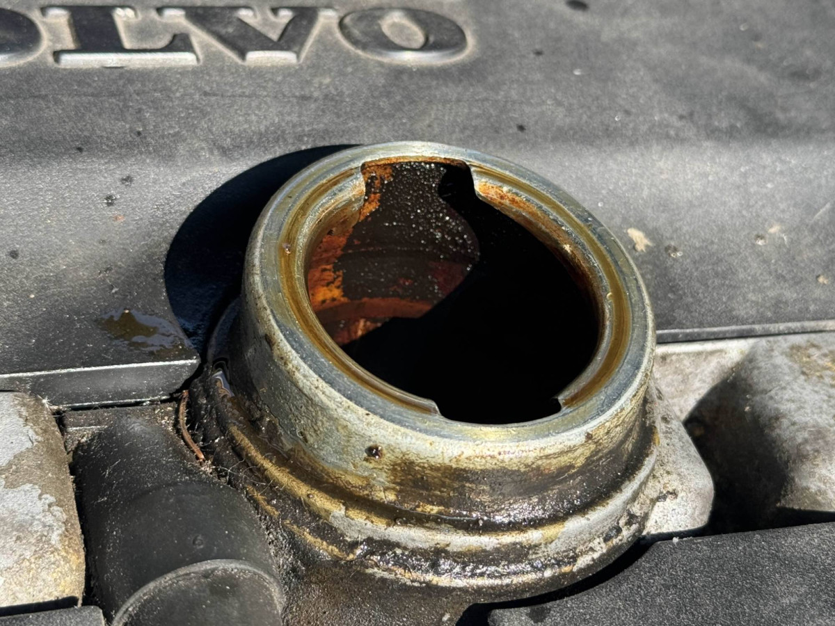 oil cover opening.jpg