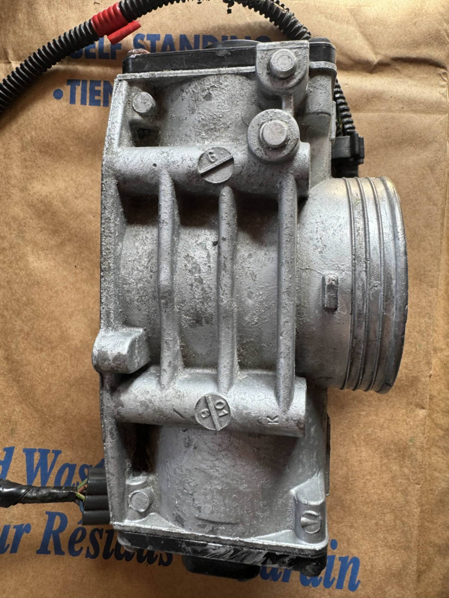 throttle body bottom.jpg