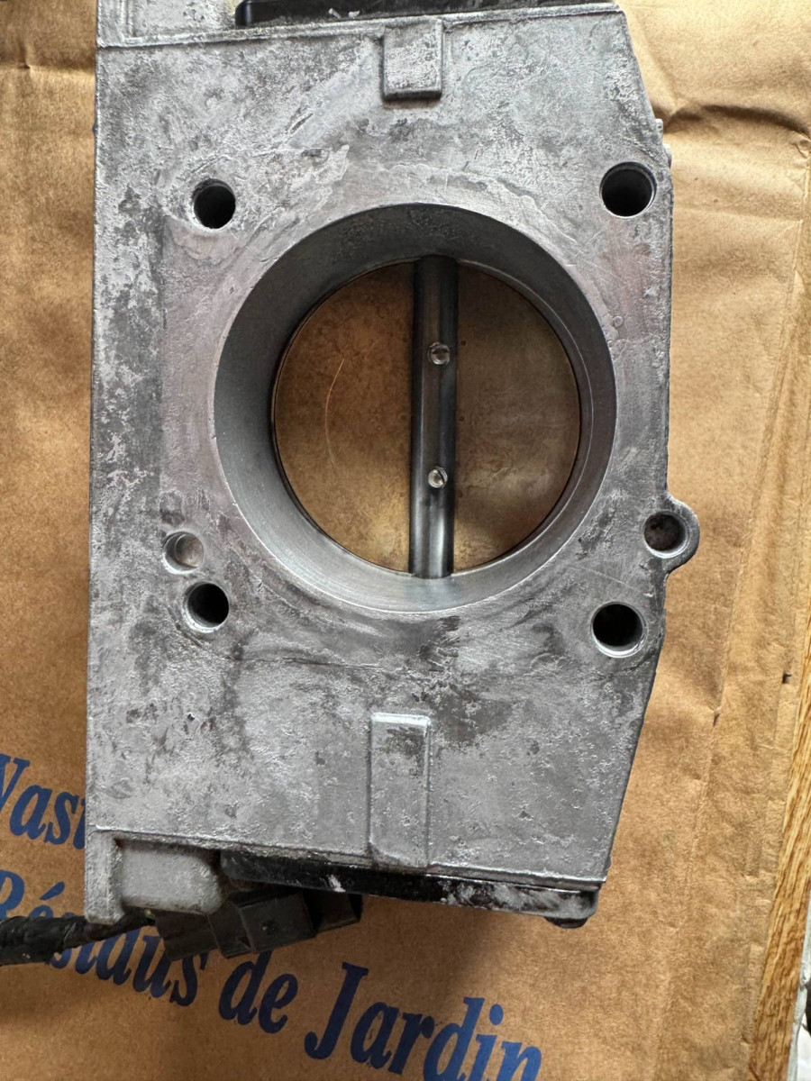throttle body opening side a-1.jpg