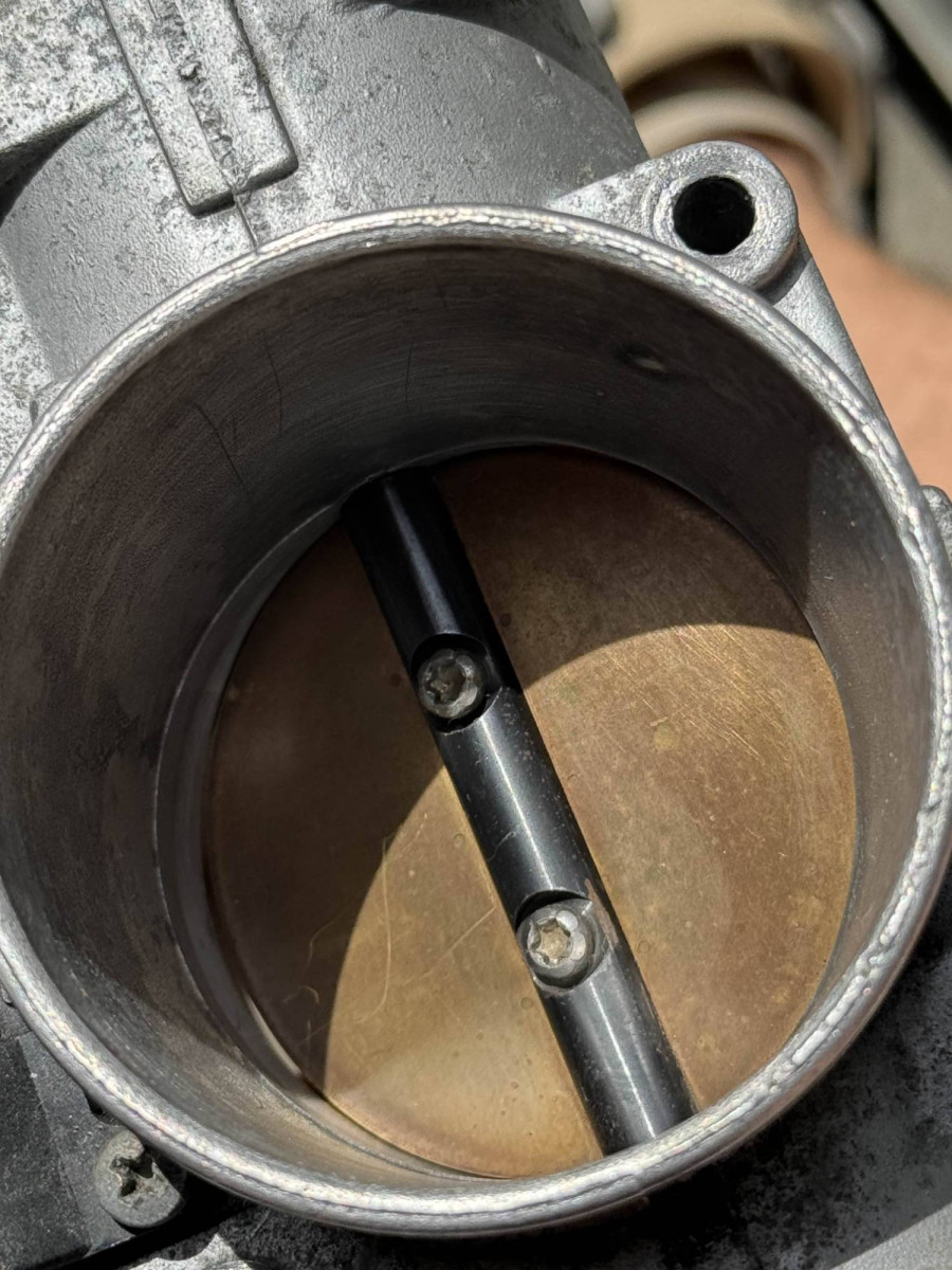 throttle body opening side b-1.jpg