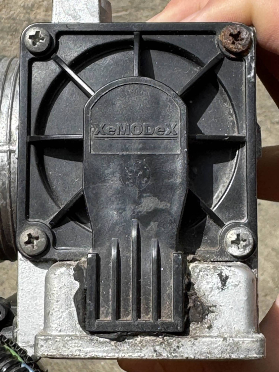 throttle body side with label a-1.jpg