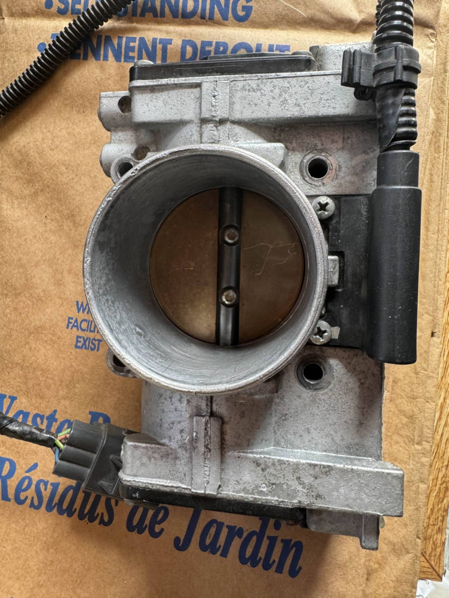 throttle body top 1.jpg