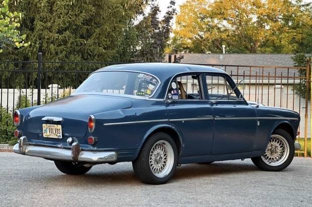 1965_volvo_122s.jpg