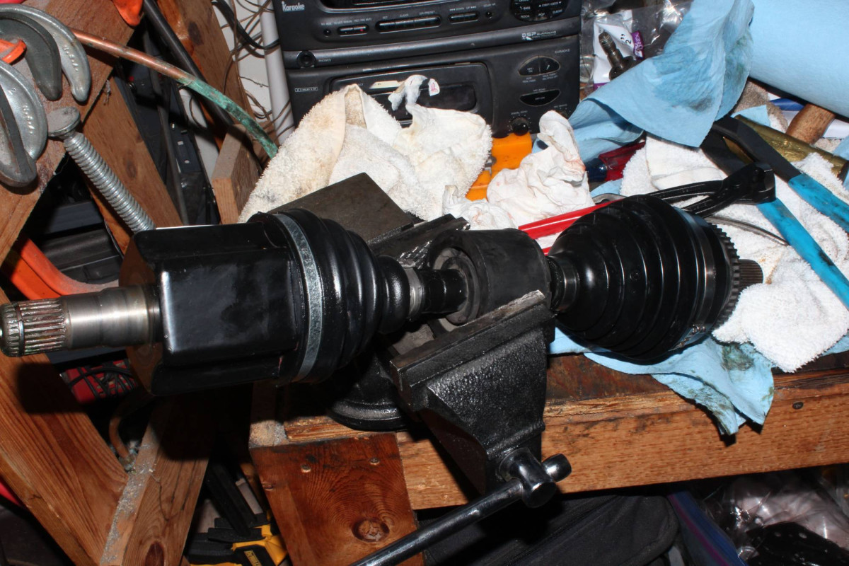 volvo driver's side axle with new boots.jpg