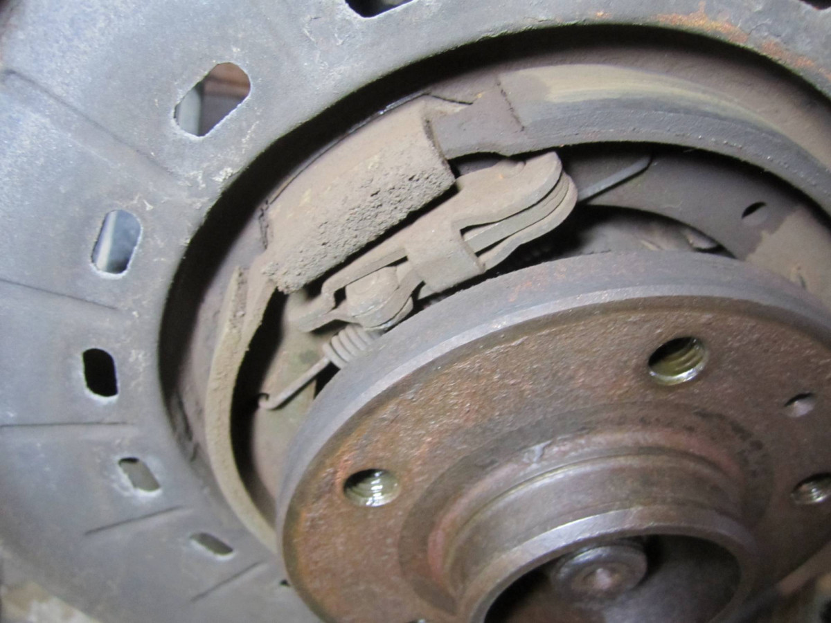 Lever and retaining taper pin