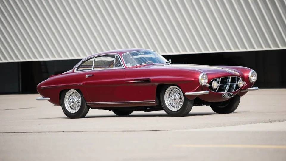 Redheaded beauty.jpg