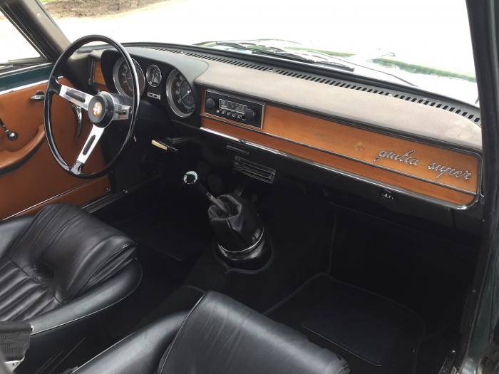 67 Giulia int.jpg