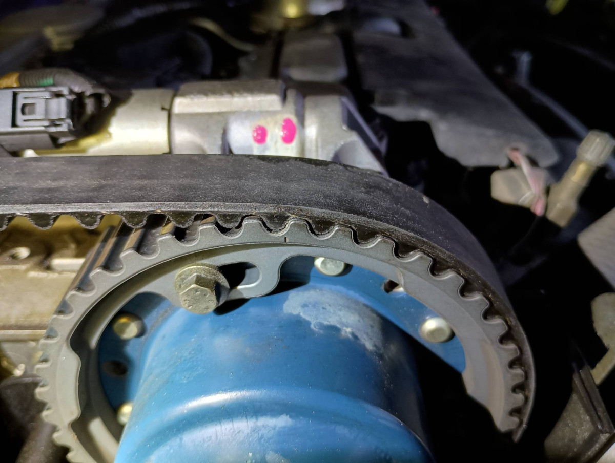 Sprocket aligned. Exhaust not shown but identical.