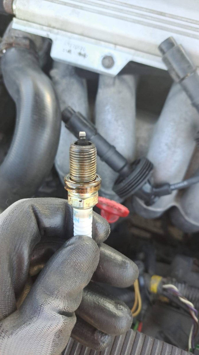 5. Spark plug from left to right (5).jpg