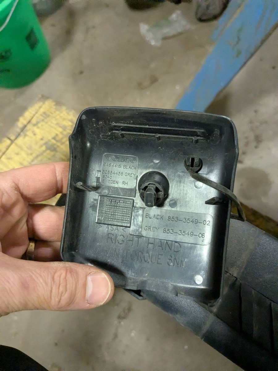 Inside of lock bolt cover has several part numbers. but no information about Thule or Yakima mfgr.