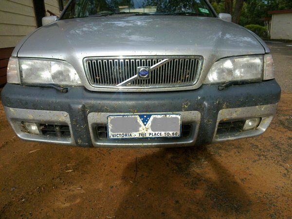 3600 KM trip in the Aussie summer - locust plagues on the highway an issue.