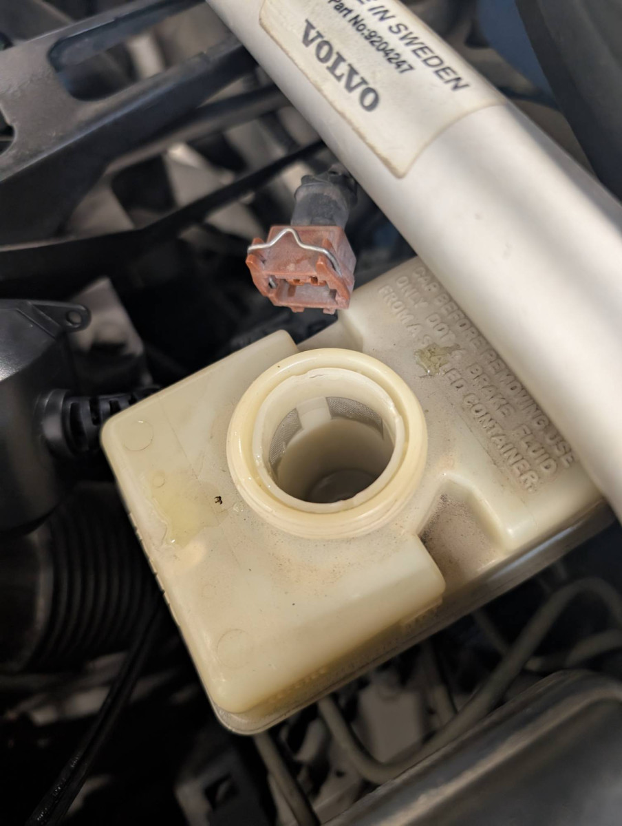 Empty brake master cylinder