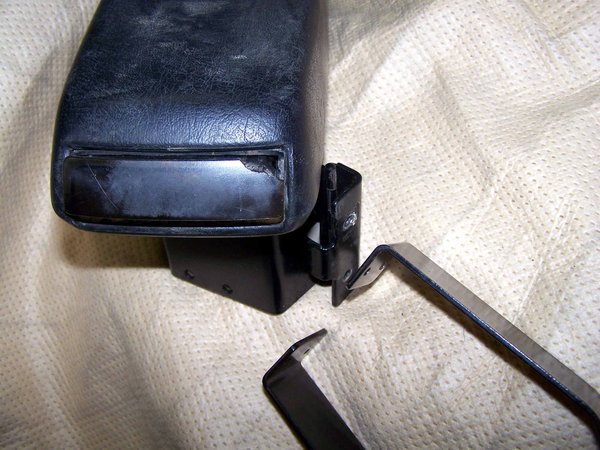 volvo arm rest   3.jpg