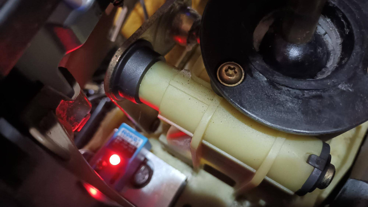 PNP proximity sensor