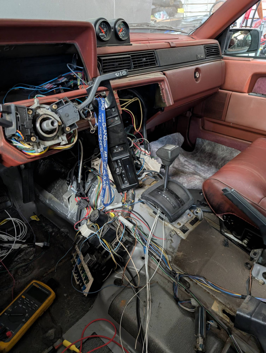 inside wiring.jpg