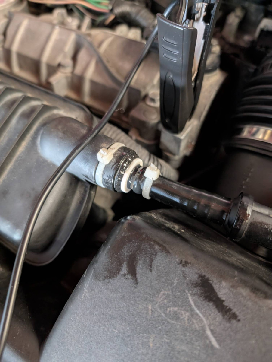 Vacuum pipe to brake booster