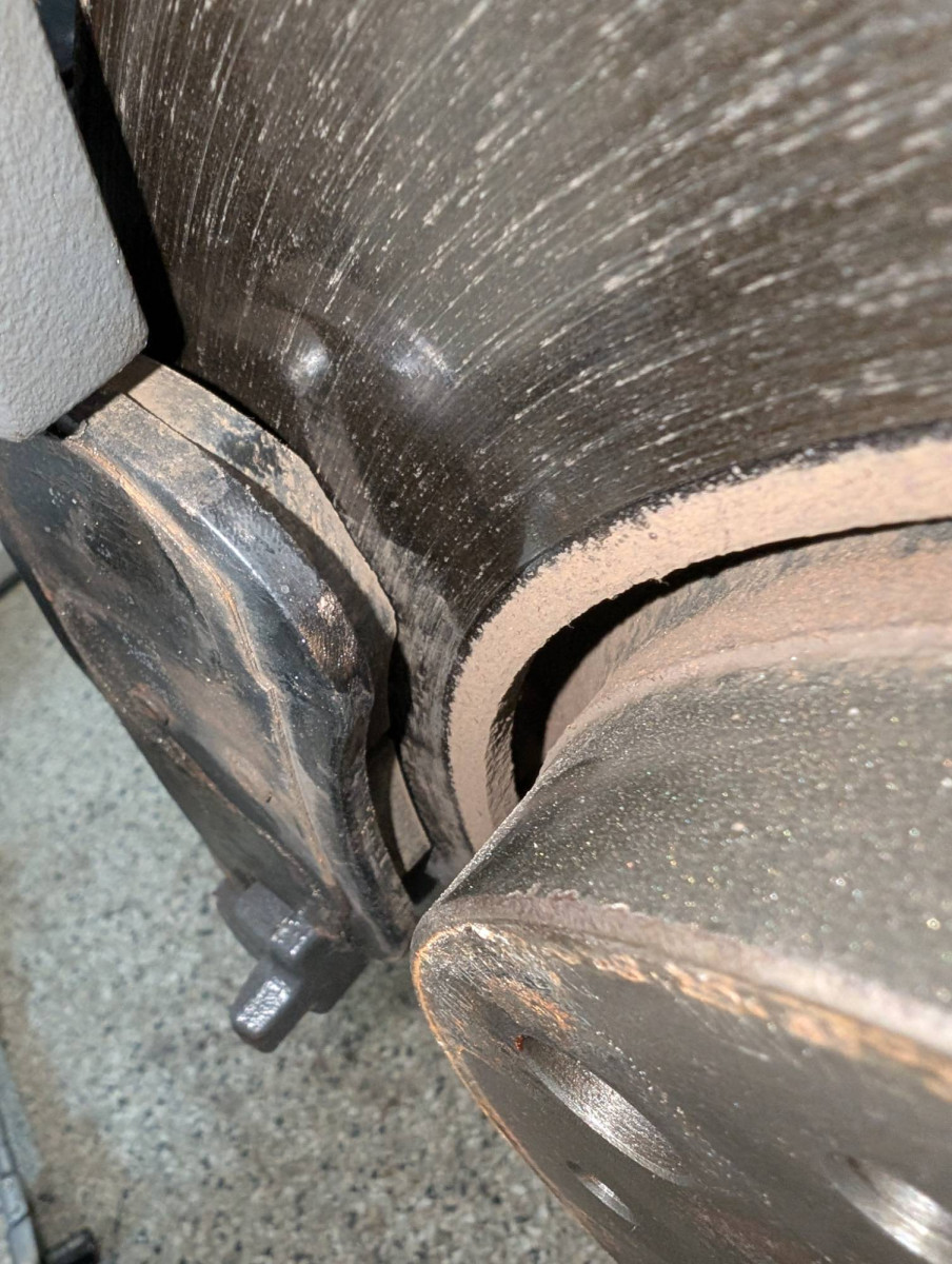 Wrong bracket for 286mm rotor