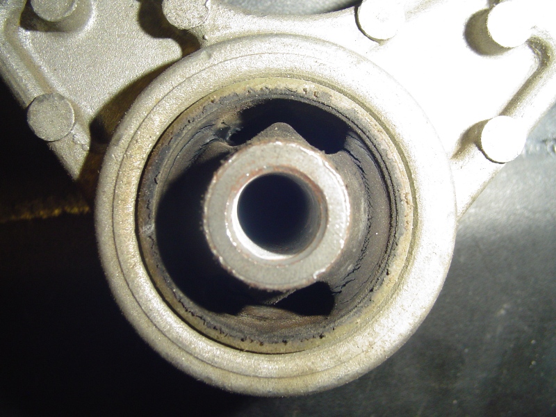 850 Fire Wall Torque Arm Mount Worn.JPG