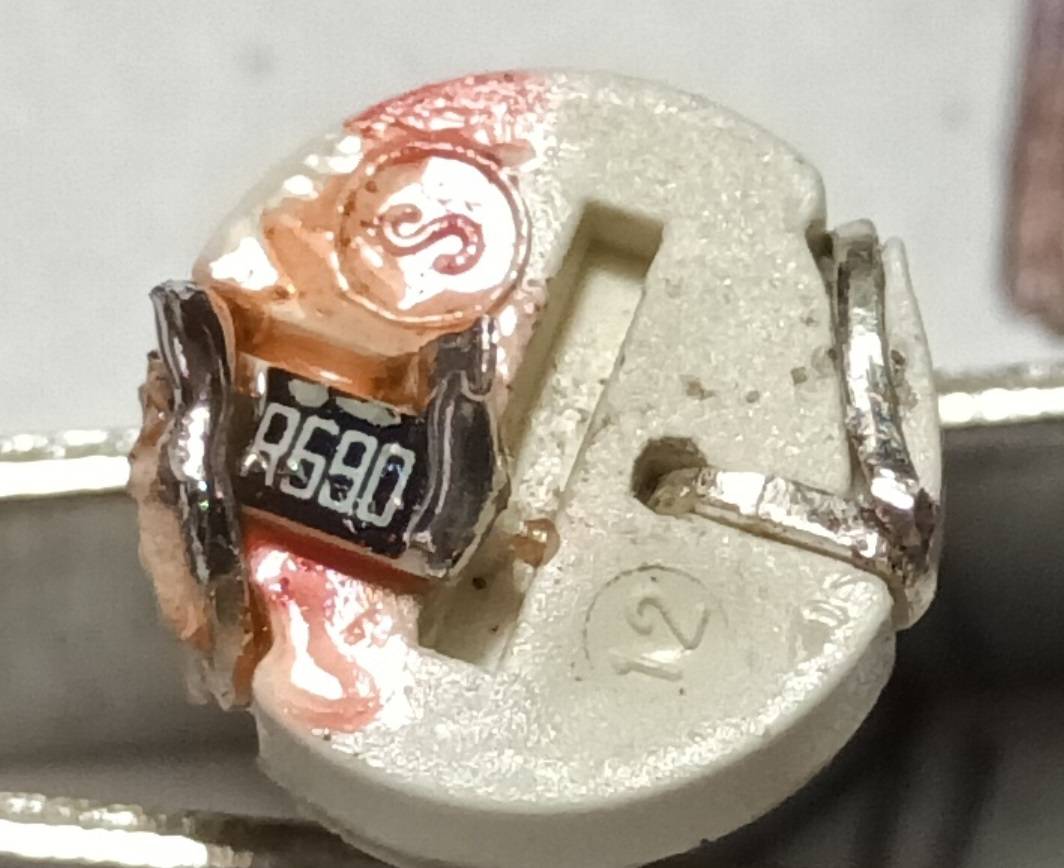 T3 bulb socket SMD resistor