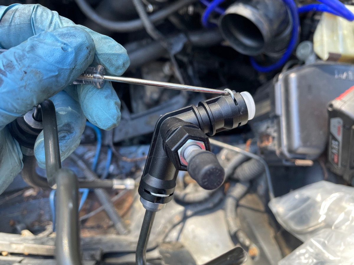 Rotate the adapter clock wise 90 degrees to get to the clip