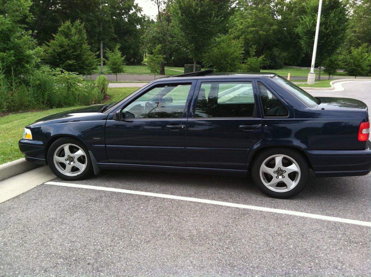 I love how it almost looks black sometimes in the evenings.