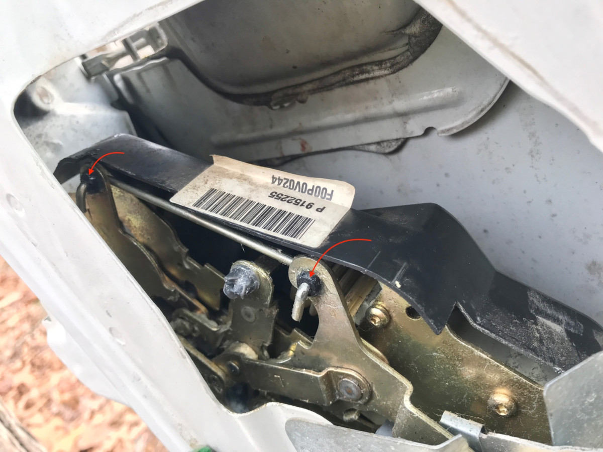 New bushings snapped into place and rod installed.