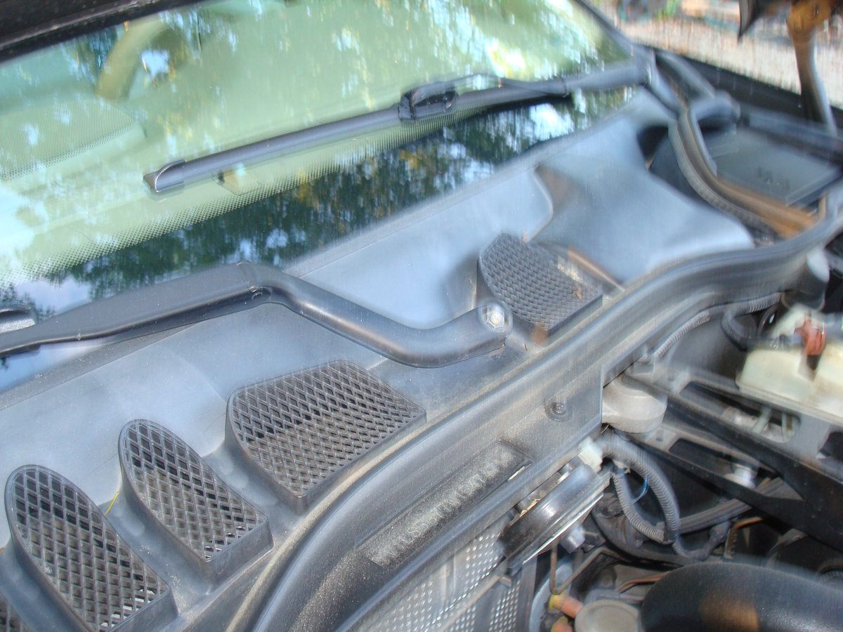 This is the cover that you have to take off to see the screws/firewall.